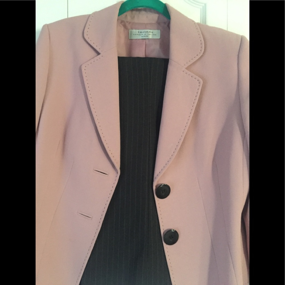 Tahari pant suit like new